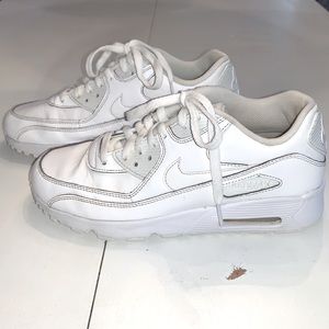 Women's Nike Air Max - white size 9